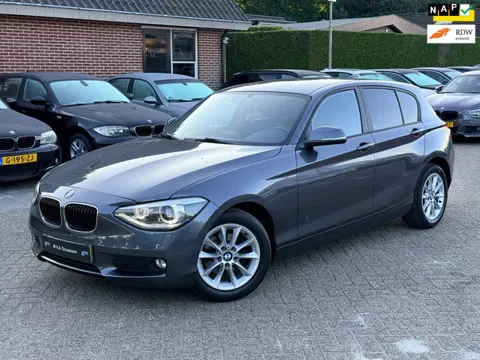 BMW 1-serie 116i Upgrade Edition|Nieuwe Ketting + Klepseals|Leder|Navigatie|Stoelverw.|Cruise contro