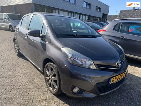 Toyota Yaris 1.3 VVT-i !!! GERESERVEERD !!! 2012 € 5.950,- Airco Afn. Trekhaak 1Jr. Apk