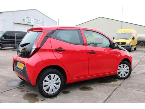 Toyota Aygo 1.0 VVT-i x-fun Airco Bluetooth
