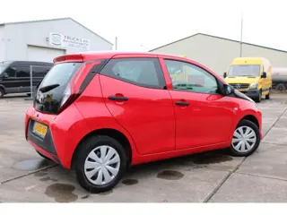Toyota Aygo 1.0 VVT-i x-fun Airco Bluetooth