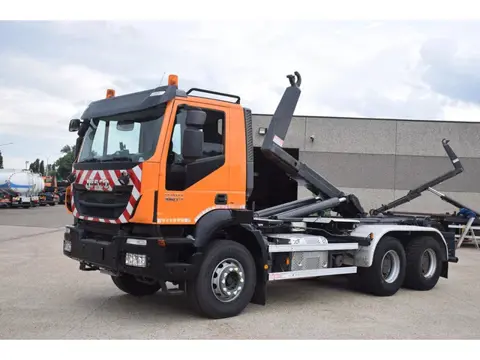 Iveco Trakker 360 (bj 2014, automaat)