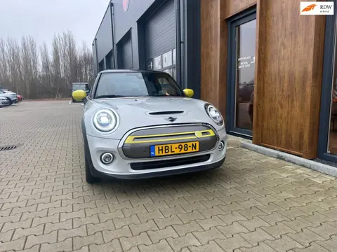 Mini Mini Electric Charged 33 kWh S Yours full opttion l camera l leer