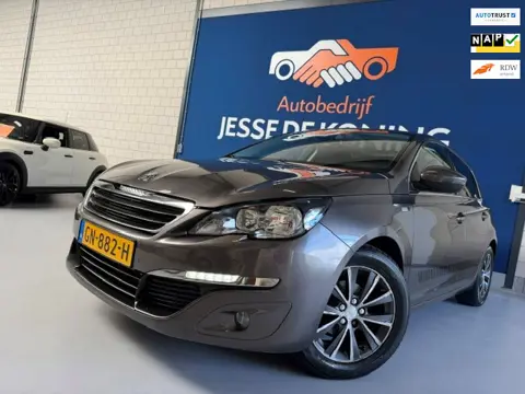 Peugeot 308 1.2 PureTech Style/ bj.2015 / panoramadak/navigatie/trekhaak/nieuwe distributie/cruise/N