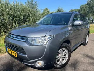 Mitsubishi Outlander 2.0 PHEV | Clima | Cruise | Navi | Bluetooth | Achteruitrijcamera