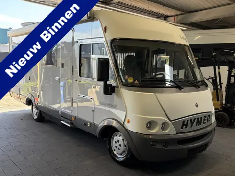 Hymer B 614 2.8 JTD E&P Levelsysteem Airco Grote Garage Trekhaak