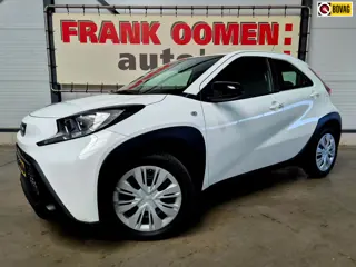 Toyota Aygo X 1.0 VVT-i 72PK S-CVT Play + Keyless|Stoelverw.|LED|Camera|Climate|Adaptive Cruise|Appl
