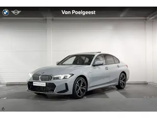 BMW 3-serie 330e M Sport | Schuifdak | Trekhaak