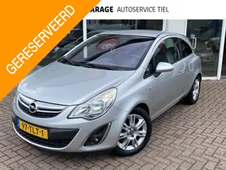 Opel Corsa 1.4-16V Cosmo Stoel- & stuurwielverwarming, parkeersensor achter, cruise control, start/s