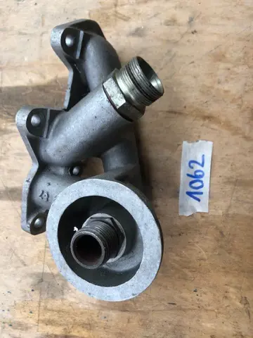 Oil filter support for Ferrari Testarossa