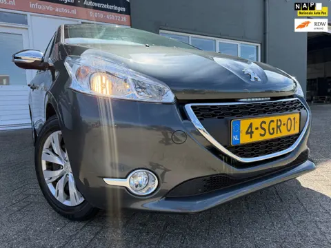 Peugeot 208 1.2 VTi Urban Soul van 1ste Eig met parkeersensoren en navigatie en bluetooth en airco