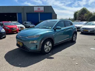 Hyundai Kona EV Premium 64 kWh