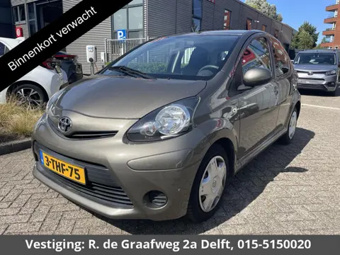 Toyota Aygo 1.0 VVT-i Comfort | Airco | Centralen vergrendeling | Elektrische ramen voor
