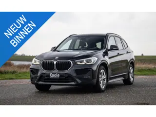 BMW X1 xDrive25e Executive CAMERA / CARPLAY / HEAD UP DISPLAY / LEDER / LED / CRUISE CONTROLE / STOE
