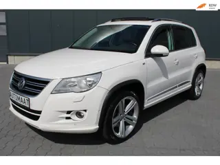 Volkswagen Tiguan 2.0 TSI R-Line 4Motion SCHUIFDAK TREKHAAK NAVIGATIE
