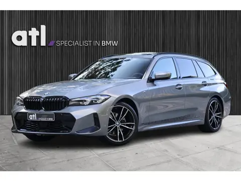 BMW 3-serie Touring 320i M-Sport | Pano | HUD | ACC | 360 | 19" | Elektr. trekhaak | Alarm kl.3 | Ke