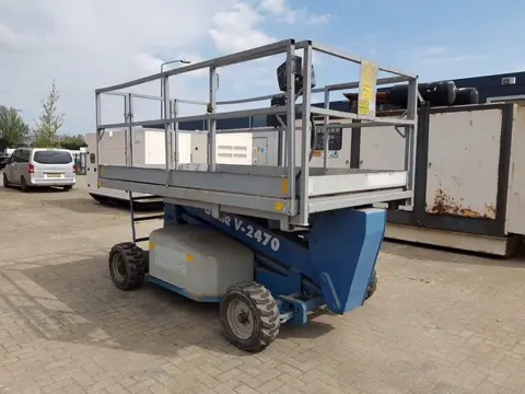 Genie V2470 / E  Elektra 4x2 Schaarhoogwerker 10 meter werkhoogte