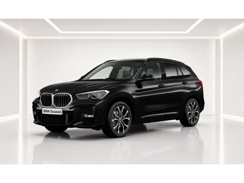 BMW X1 sDrive20i High Executive | Trekhaak | M-Sport | Leder 19" | Harman Kardon | Stoelverwarming