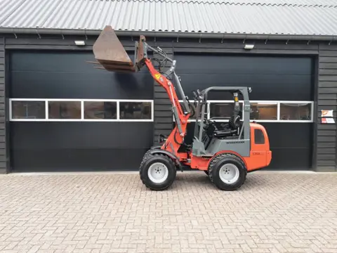 Weidemann 1250 cc 35 minishovel NL-kenteken Brede banden