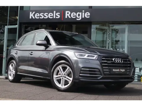 Audi Q5 55 TFSI e quattro Competition S-line | Pano | Luchtvering | El.Haak | Keyless | Stoelverwarm