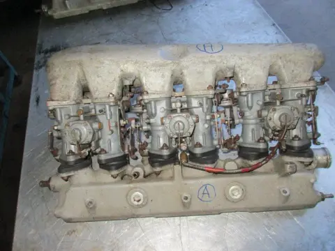Carburetors and manifold for Alfa Romeo 2600 Coupè