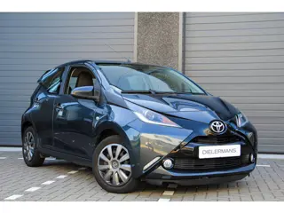 Toyota Aygo 1.0 VVT-i x | 5 deurs | Camera | Airco | Electro Grey | Heerlijke stadsauto!