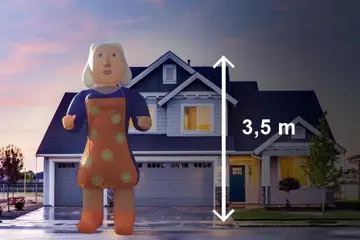 Sarah pop met schort 3,5 meter te huur, landelijke bezorging