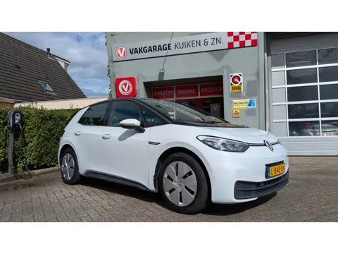 Volkswagen ID.3 Life 58 kWh | Keyless | Stuur/stoel verwarming | adapative cruise