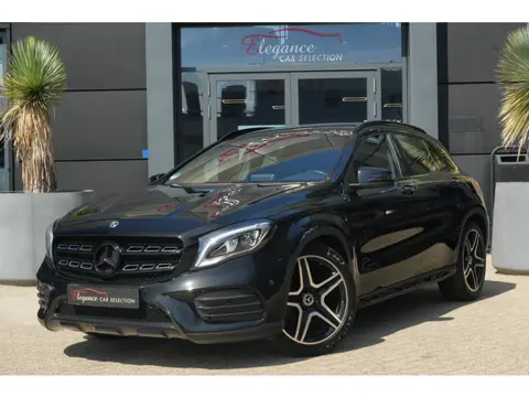 Mercedes-Benz GLA 180 Business Solution AMG Limited | 122PK | Camera | Navi | LED | Stoelverwarming 