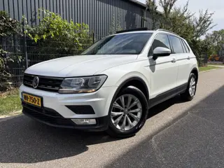 Volkswagen Tiguan 1.4 TSI Comfortline / NAVI / PANORAMADAK / TREKHAAK / 155dkm! NAP !