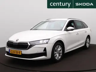 Skoda Octavia Combi 1.5 TSI First Edition | Zwenkbare trekhaak | PDC | ACC | Carplay |