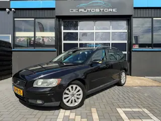 Volvo V50 2.4 Momentum Airco Cruise Trekhaak Nieuwe APK Dealeronderhouden Leuke Auto !!!