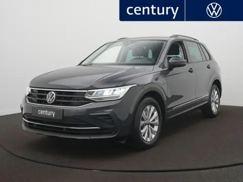 Volkswagen Tiguan 1.4 TSI eHybrid Life Automaat - PDC - Apple Carplay/Android auto - LED - Climatron