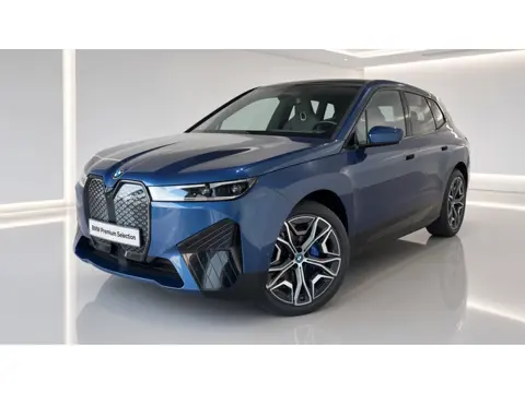BMW iX xDrive50 | 22" | Sky Lounge | Harman Kardon | Trekhaak | Sportpakket | Driving Assistant Prof