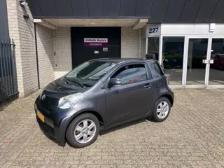 Toyota IQ 1.0 VVTi Comfort / AIRCO / LEDER / NL-AUTO / KM + NAP / ALU VELGEN / APK 2027