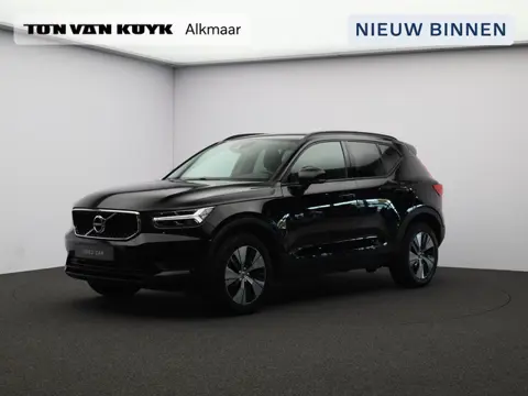 Volvo XC40 1.5 T3 / Stoel+Stuurverwarming / Apple Carplay / Parkeersensoren V+A / Getint Glas / 18" 