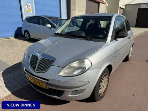 Lancia Ypsilon 1.2i met 113.926km NAP en nieuwe APK (08-2027) Leuke en zuinige auto met boekjes.