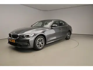 BMW 3 Serie Sedan 320i | LED | Leder | Navigatie | Sportstoelen | Stoelverwarming | Chrome Line | DA