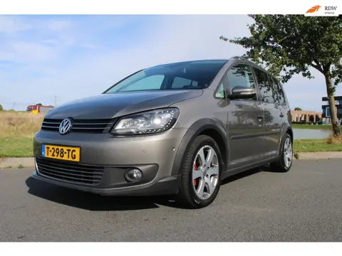 Volkswagen Touran 1.4 TSI Cross 7p. Climate Control navigatie automaat APK 29-08-2027