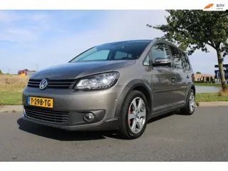 Volkswagen Touran 1.4 TSI Cross 7p. Climate Control navigatie automaat APK 29-08-2027