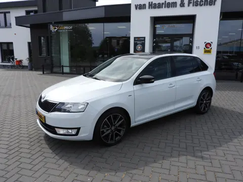 Škoda Rapid Spaceback 1.2 TSI Greentech Drive DSG Automaat, Panoramadak, Trekhaak