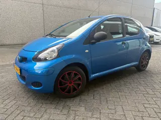 Toyota Aygo 1.0-12V Now AIRCO BJ 5-2011. APK 3-2027