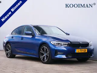 BMW 3-serie 320i Business Edition 184 Pk Automaat Navi / DAB / Apple Carplay / Sportstoelen / 18 inc