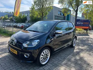 Volkswagen Up! 1.0 high up! - AIRCO - NAVIGATIE - NIEUWE APK !