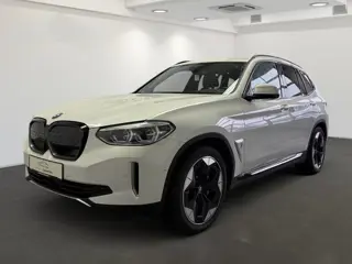 BMW iX3 80 kWh (210kW/286pk) ** LED, LEDER, PANO, TREKH, H&K SOUND,  20-inch LMV ** 1e EIG - UNFALLF