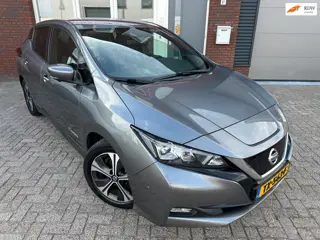 Nissan LEAF Tekna 40 kWh / Leder / Navi / Camera / PDC / Stoelverw / Park assist