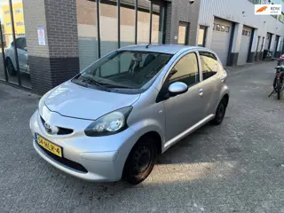 Toyota Aygo 1.0-12V +! Boekjes!