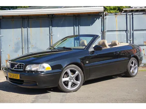 Volvo C70 Convertible 2.4 T Prestige | Windscherm | Zeer netjes | PDC | APK 04-09-2027