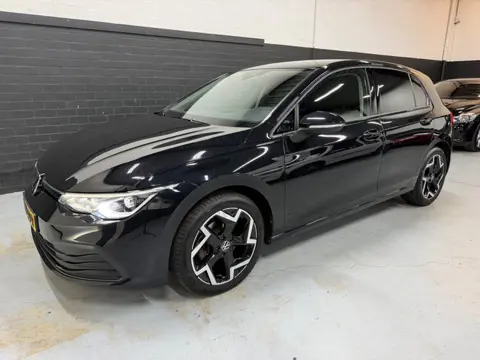 Volkswagen GOLF 8 1.5 eTSI DSG IQ CAMERA VEEL OPTIES!