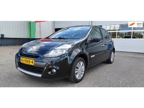 Renault Clio 1.2 Collection 99 % Als nieuw 67119 km APK tot 03-08-2027