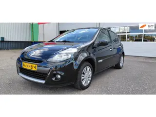 Renault Clio 1.2 Collection 99 % Als nieuw 67119 km APK tot 03-08-2027